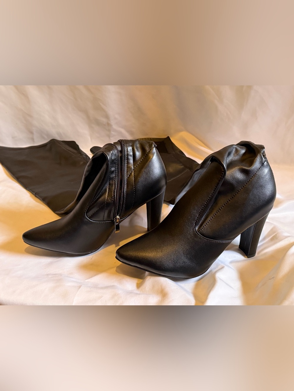 Black Pointed Toe High Heel Ankle Boots 8 (38.5)